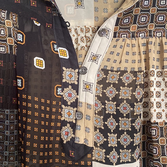 Banana Republic Sheer Blouse - Picture 3 of 7